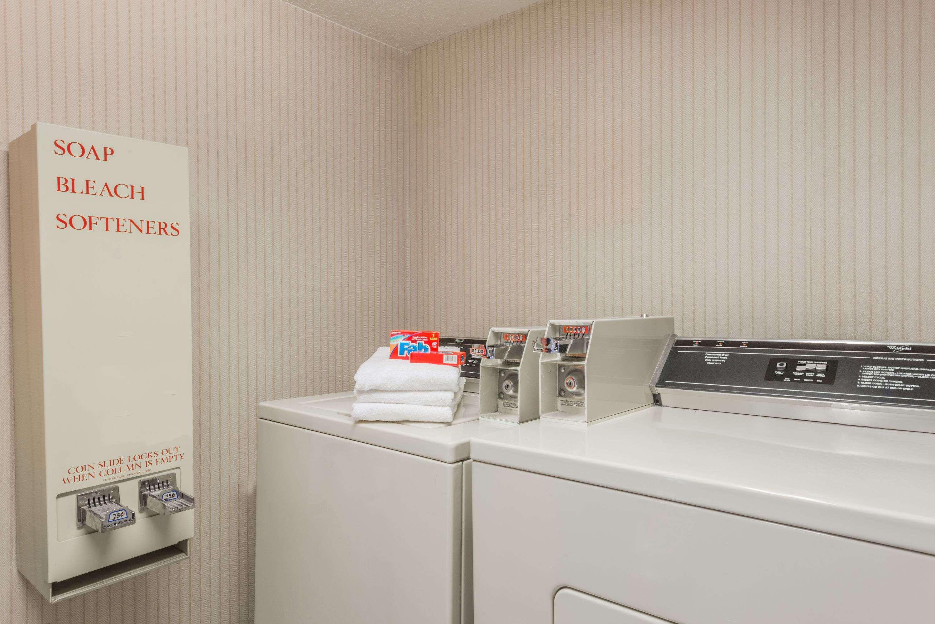 Days Inn By Wyndham Yadkinville מראה חיצוני תמונה